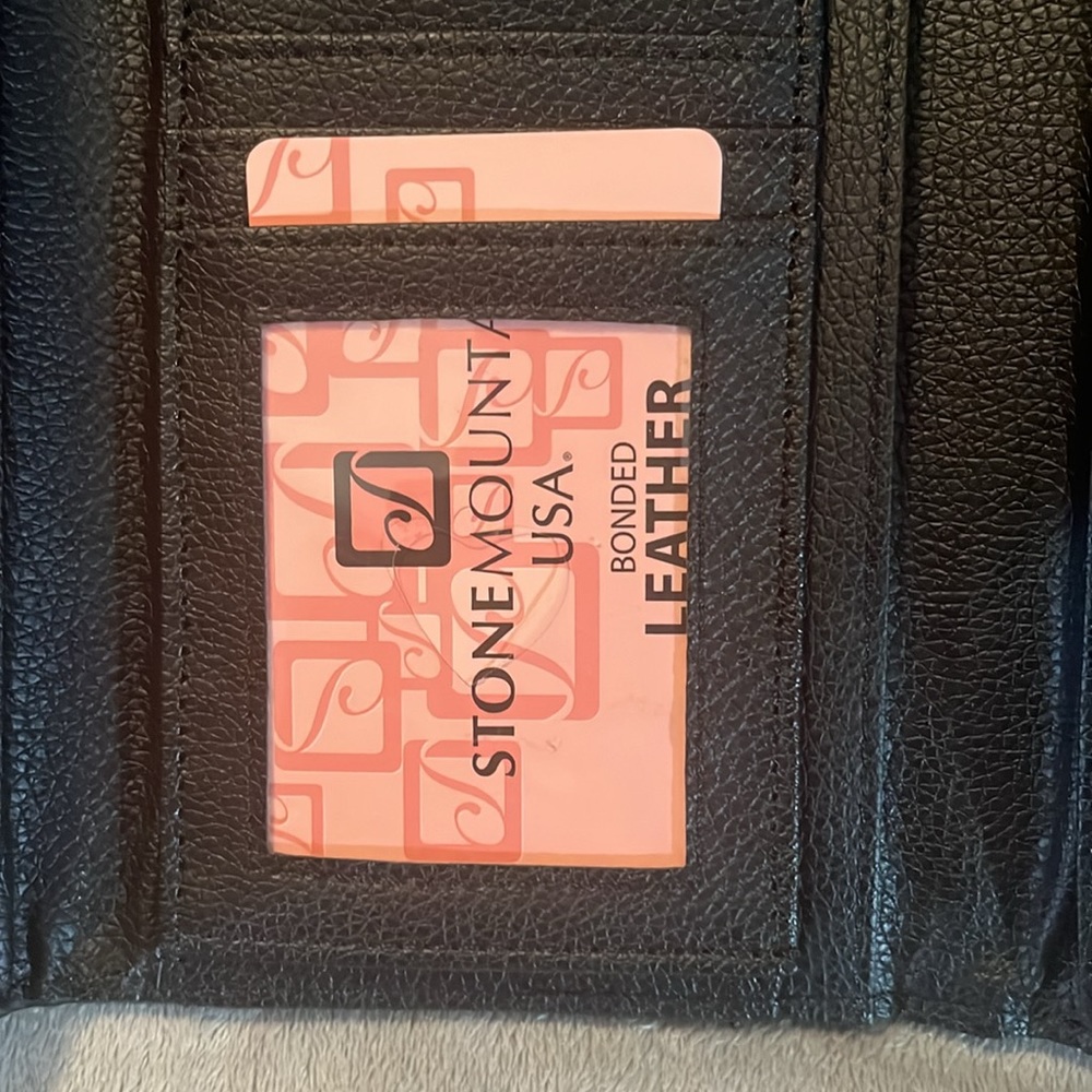 Stone Mountain Leather Wallet - Picture 3 of 9